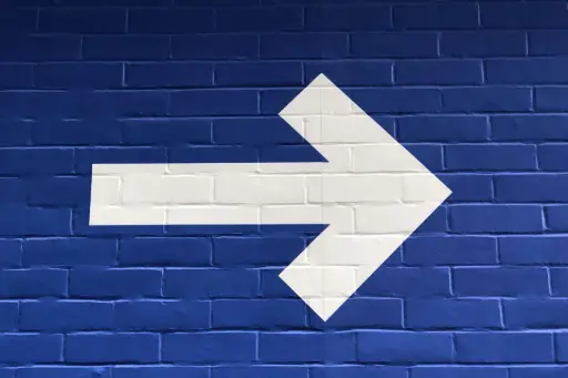 fleche blanche sur font bleu